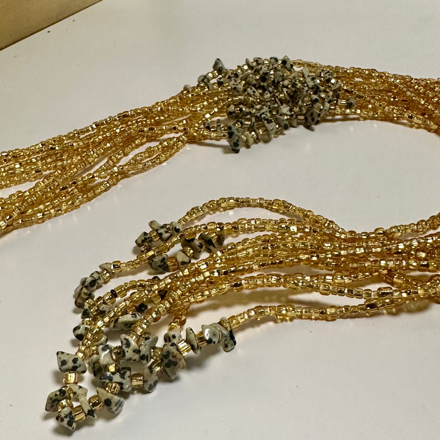 Zenaga – Spotted Stone Tie-on Waistbead