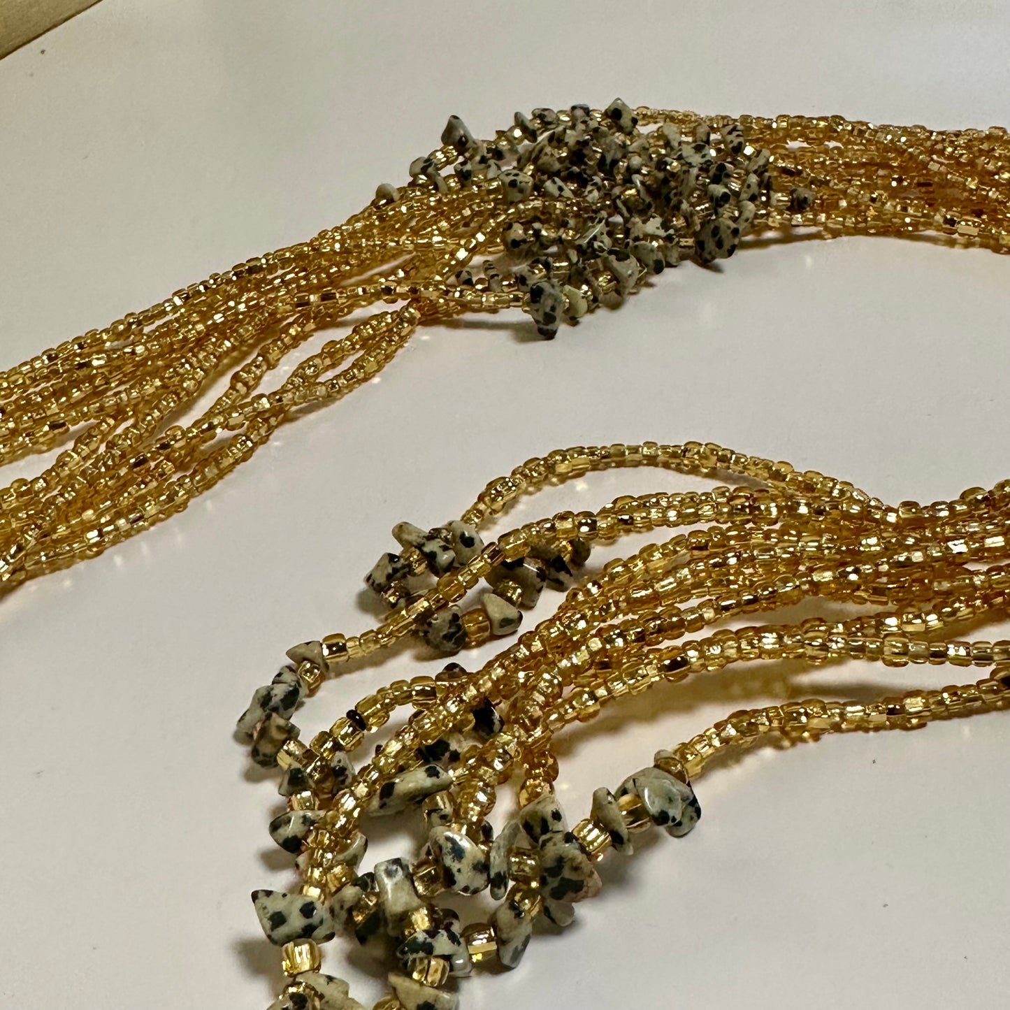 Zenaga – Spotted Stone Tie-on Waistbead